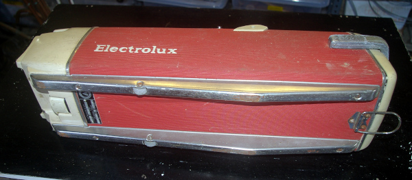 Electrolux ZA65 vacuum cleaner, underneath, before restoration